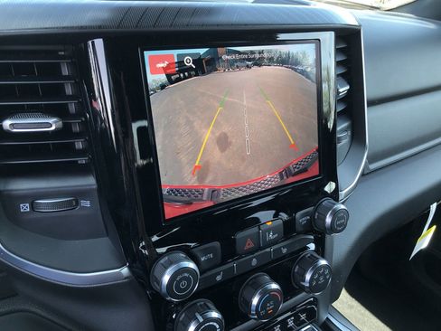 New 2026 RAM 1500 4x4 Crew Cab image 28