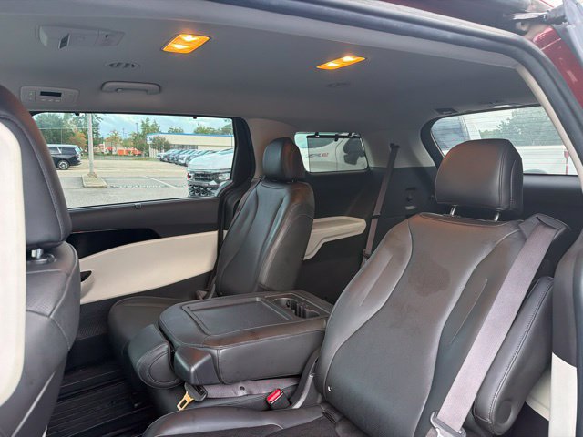 Used 2022 Kia Carnival EX FWD image 8