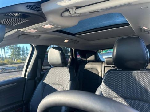 Used 2025 Ford Escape SE w/ Class II Trailer Tow Package image 23