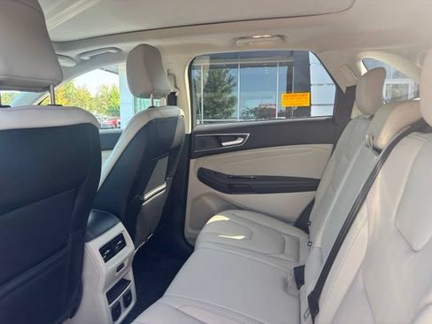 Used 2020 Ford Edge Titanium w/ Equipment Group 301A AWD/4WD image 9