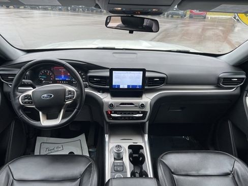 Used 2021 Ford Explorer XLT w/ Equipment Group 202A image 21