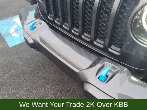 Used 2021 Jeep Wrangler Unlimited Sahara image 24