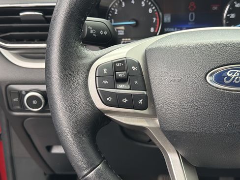 Used 2024 Ford Explorer XLT w/ Equipment Group 202A RWD image 29
