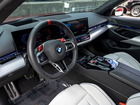 Used 2026 BMW M5 Touring AWD/4WD image 4