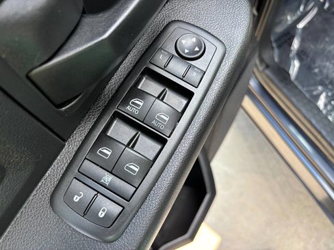 Used 2015 RAM 1500 Express image 34