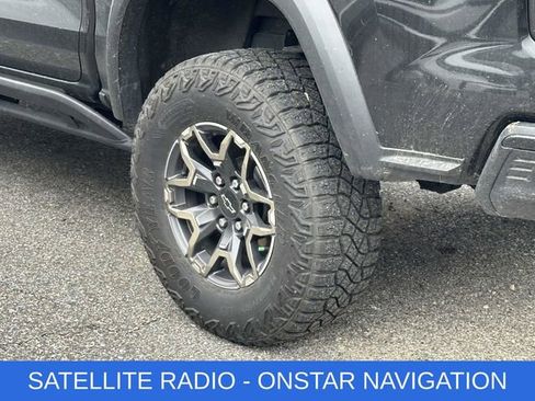 Used 2025 Chevrolet Colorado ZR2 w/ Technology Package AWD/4WD image 6