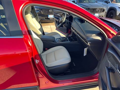 Used 2025 MAZDA CX-30 AWD 2.5 S w/ Preferred Package image 16