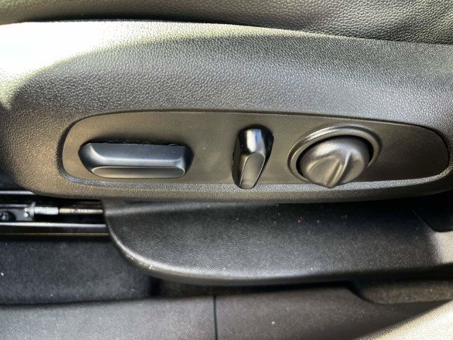 Used 2024 GMC Terrain SLT w/ LPO, Floor Liner Package AWD/4WD image 20