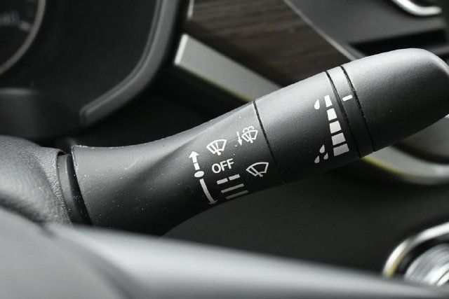 Used 2025 Nissan Altima 2.5 SV FWD image 23
