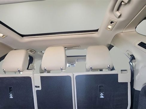 Used 2020 Land Rover Discovery Landmark image 25