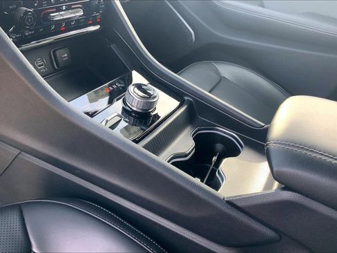 New 2025 Jeep Grand Cherokee L Limited w/ Luxury Tech Group II image 8