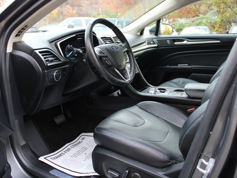 Used 2020 Ford Fusion Titanium image 18