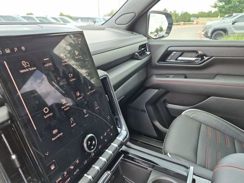 New 2026 GMC Yukon XL AT4 Ultimate AWD/4WD image 27