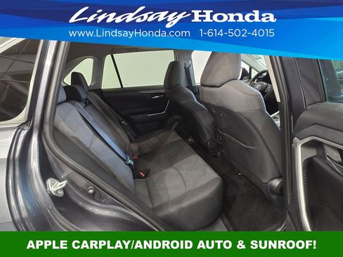 Used 2019 Toyota RAV4 XLE AWD/4WD image 9