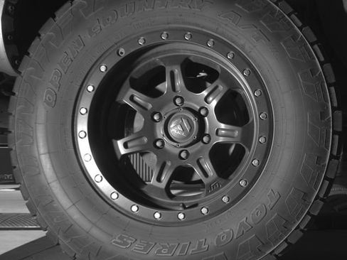 Used 2016 Toyota Tacoma TRD Sport w/ Towing Package AWD/4WD image 10