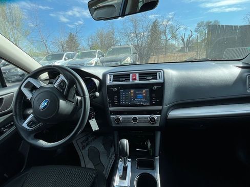 Used 2017 Subaru Outback 2.5i Premium image 16