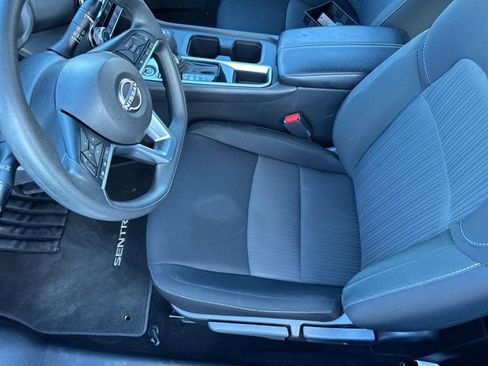 Used 2025 Nissan Sentra SV image 10