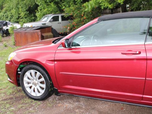 Used 2013 Chrysler 200 Touring image 11