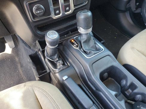 Certified 2020 Jeep Wrangler Sport S image 23