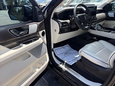 Used 2023 Lincoln Navigator L Black Label AWD/4WD image 11