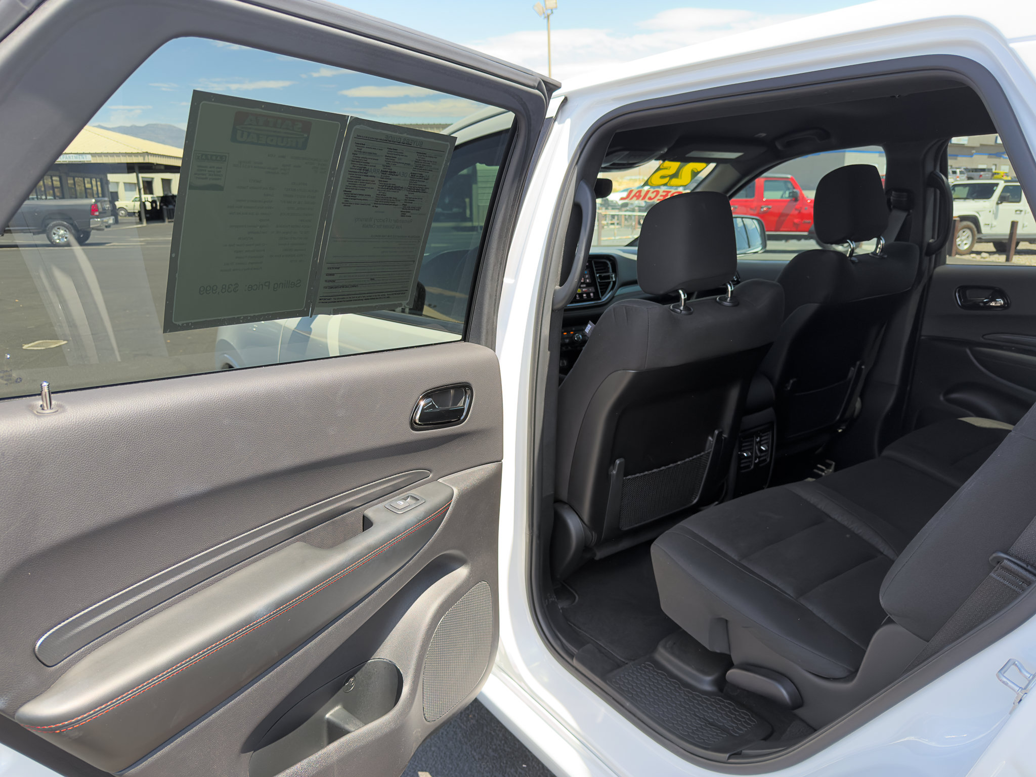Used 2025 Dodge Durango GT RWD image 12