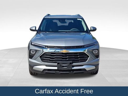 Used 2025 Chevrolet TrailBlazer LT AWD/4WD image 3