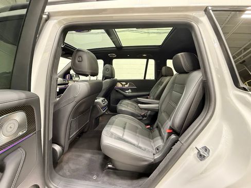 Used 2025 Mercedes-Benz GLS 63 AMG 4MATIC image 33