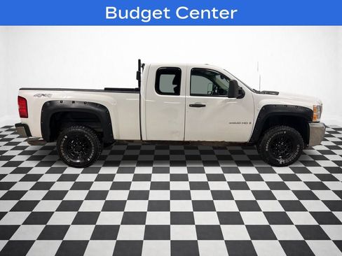 Used 2008 Chevrolet Silverado 2500 W/T w/ Snow Plow Prep Package image 2