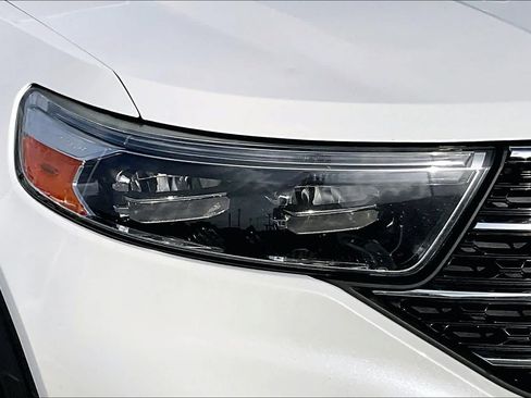 Certified 2020 Ford Explorer XLT w/ Equipment Group 202A AWD/4WD image 23