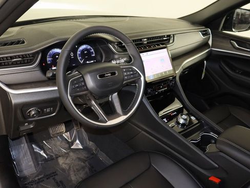 New 2025 Jeep Grand Cherokee Limited image 29