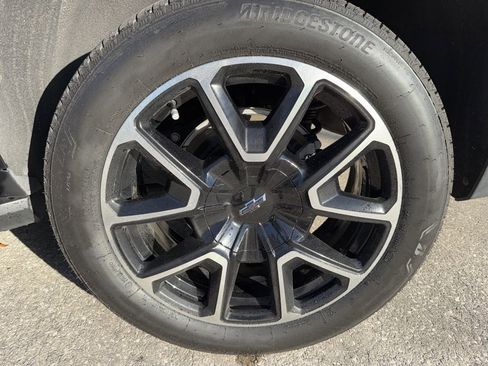 Used 2022 Chevrolet Suburban RST w/ Sport Performance Package image 47