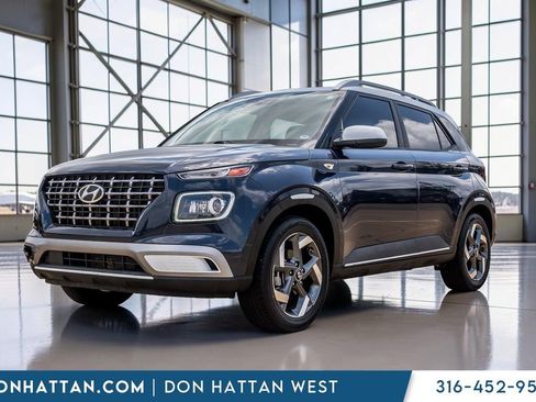 Used 2022 Hyundai Venue Limited FWD image 1