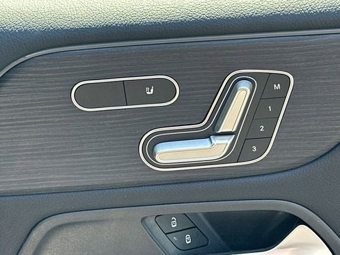 New 2026 Mercedes-Benz GLB 250 4MATIC image 16