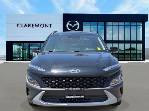 Used 2023 Hyundai Kona SEL w/ Cargo Package FWD image 2