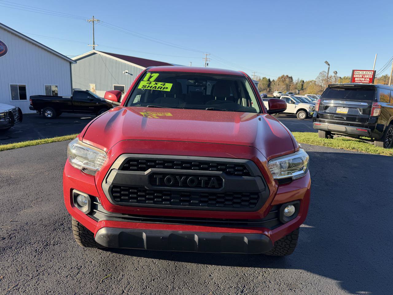 Used 2017 Toyota Tacoma SR5 w/ Tow Package AWD/4WD image 2