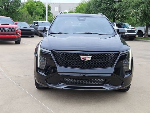 Used 2024 Cadillac XT4 Sport image 3