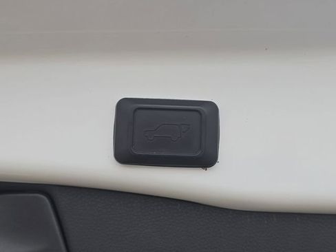 Certified 2022 Toyota RAV4 XLE Premium image 13