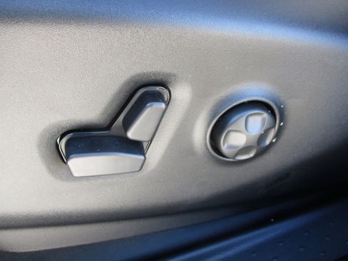 New 2026 Chrysler Voyager LX FWD image 32