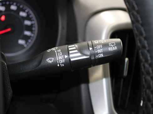 Used 2024 GMC Terrain SLT image 40