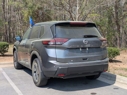 Used 2026 Nissan Rogue SV FWD image 5