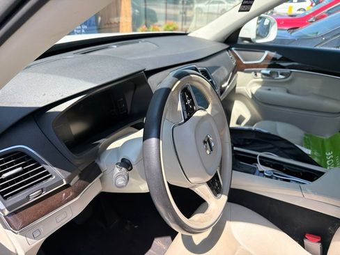 Used 2019 Volvo XC90 T5 Momentum w/ Protection Package Premier FWD image 4