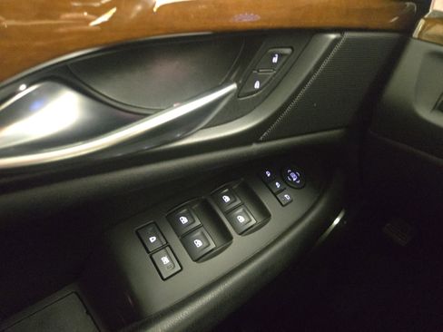 Used 2017 Cadillac Escalade ESV Luxury image 35