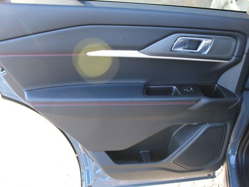New 2026 Ford Explorer ST-Line w/ ST-Line Street Pack image 15