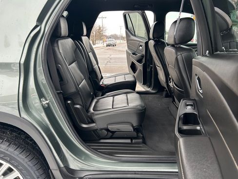 Used 2023 Chevrolet Traverse LT image 27
