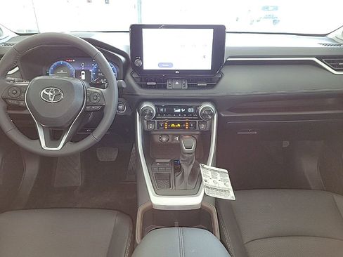 Used 2025 Toyota RAV4 Limited image 13