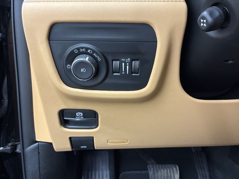 Certified 2023 Jeep Grand Cherokee L Summit AWD/4WD image 22