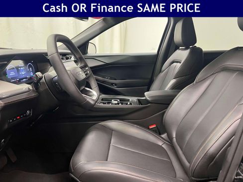 Used 2026 Jeep Cherokee Limited AWD/4WD image 16