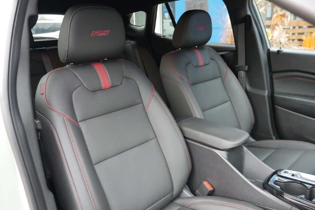 Used 2024 Chevrolet Trax RS FWD image 8