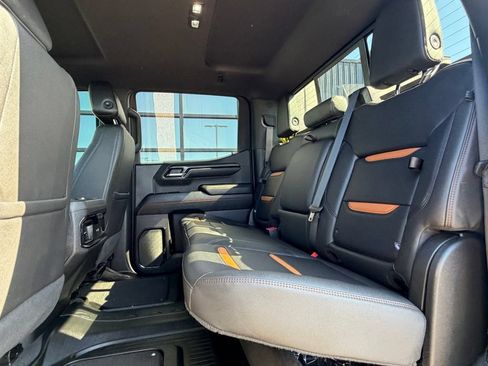 Used 2022 GMC Sierra 1500 AT4 w/ AT4 Preferred Package AWD/4WD image 19