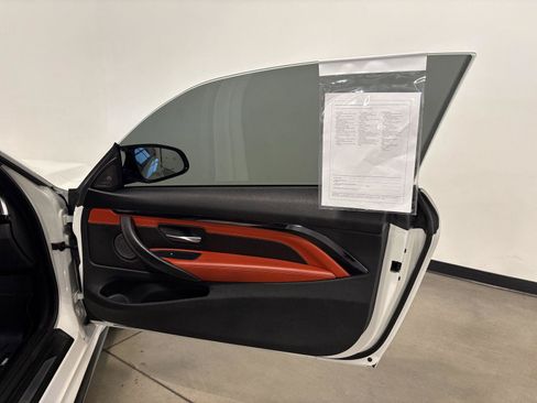 Used 2017 BMW M4 Convertible RWD image 43